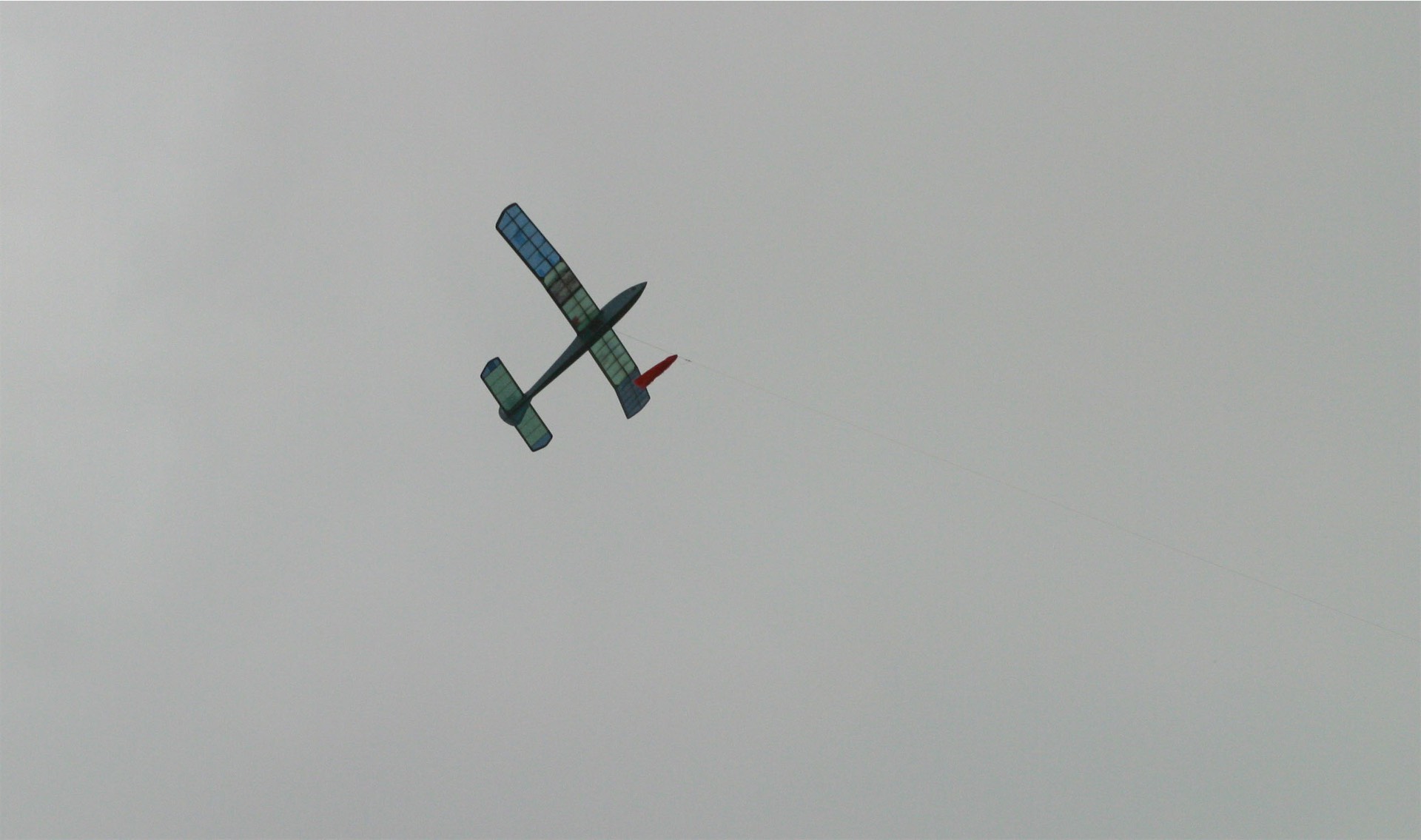 Paddy McMAhons glider on the line