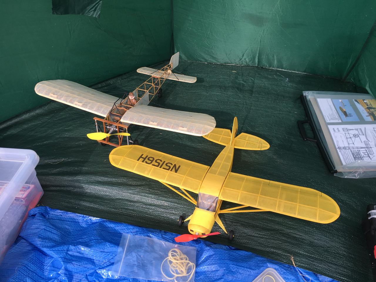 Chris Brainwood's CO2 Bleriot XI and Piper Family Cruiser